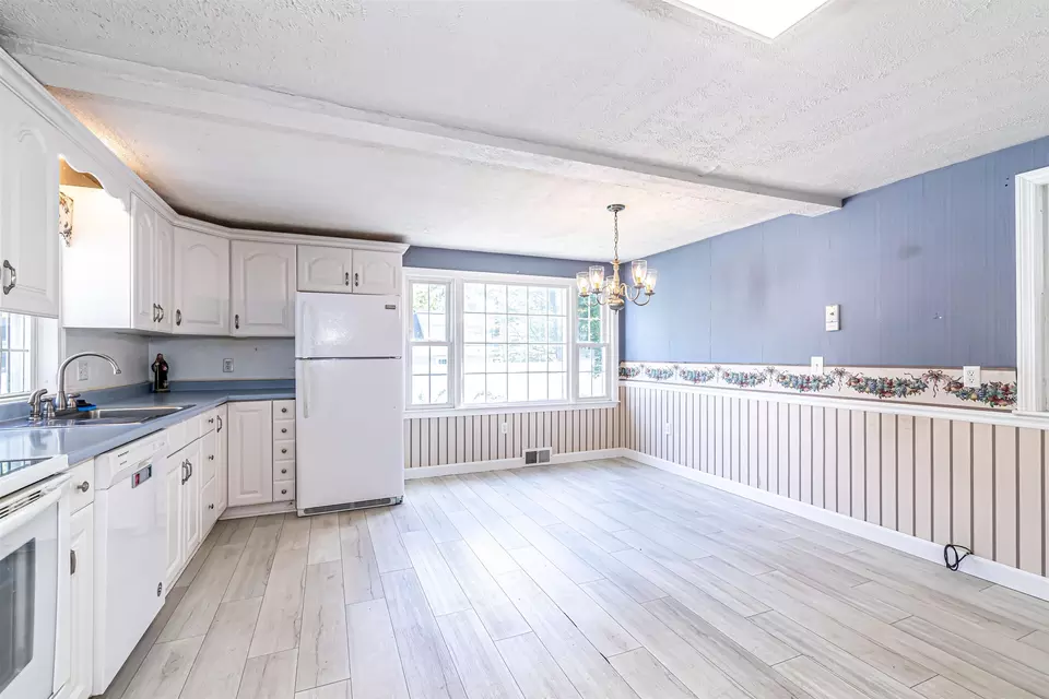 Kitchen - 47 Edgewood Ave, Nashua, NH 03064 photo 1 of 3