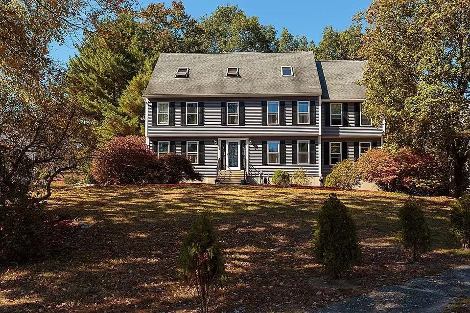 Exterior - 14 Parrish Hill Dr, Nashua, NH 03063 photo 2 of 5