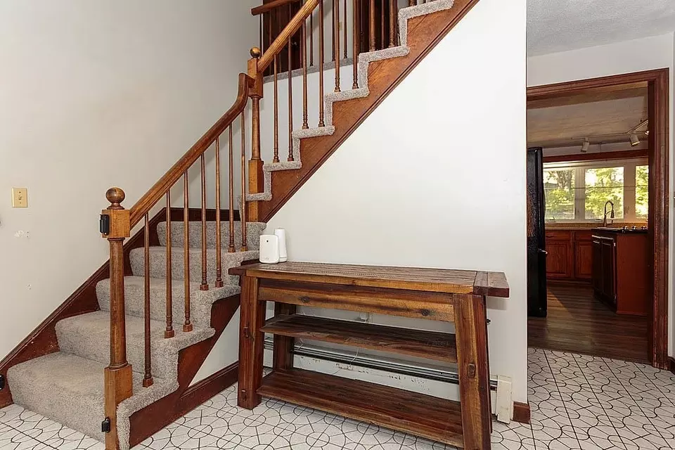 Entry Way - 14 Parrish Hill Dr, Nashua, NH 03063 photo 2 of 3