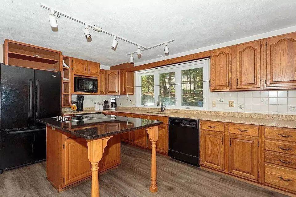 Kitchen - 14 Parrish Hill Dr, Nashua, NH 03063 photo 1 of 4