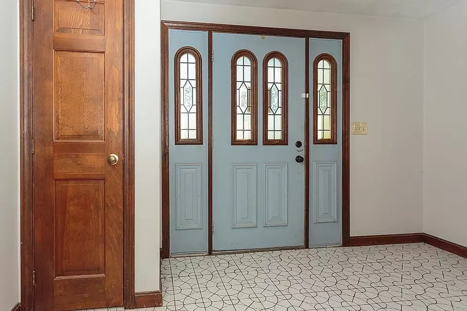 Entry Way - 14 Parrish Hill Dr, Nashua, NH 03063 photo 1 of 3
