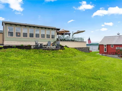 2 Angler Ln, South Hero, VT 05486