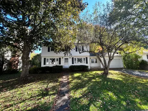 6 Greenwood Ave, Essex Junction, VT 05452