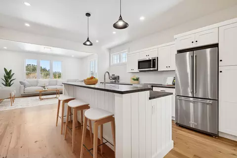 26 Mt Peg Roa Rd #D, Woodstock, VT 05091