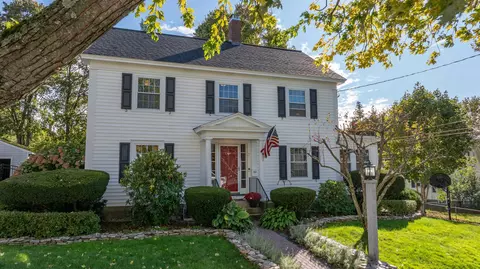 3 Ayer St, Nashua, NH 03064