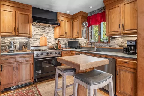 1886 Winhall Hollow Rd, Londonderry, VT 05155
