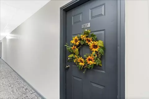 96 River Rd #207, Manchester, NH 03104