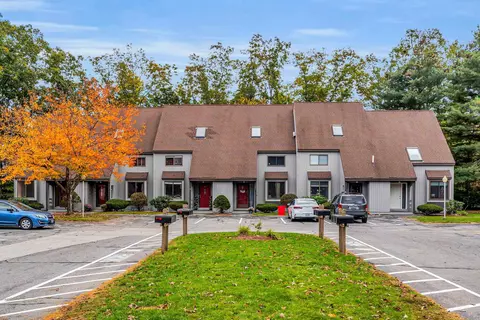 10 Kingston Ct #10, Merrimack, NH 03054