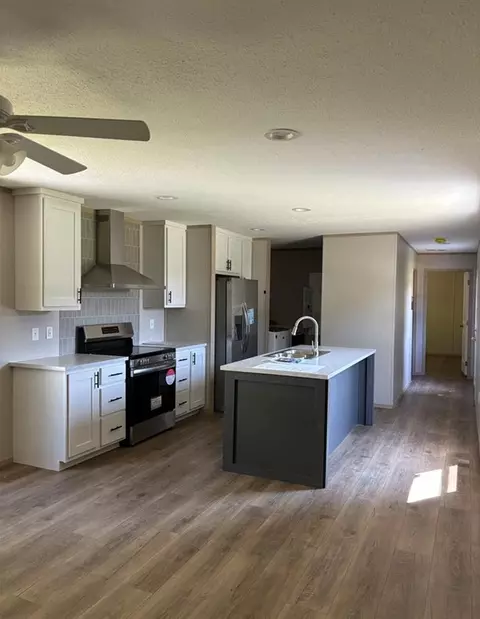 15 First St, Morristown, VT 05661