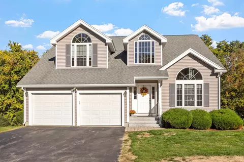 10 Sutherland Way, Nashua, NH 03062