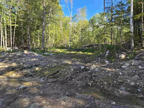 000 Garmish Dr #143, New Durham, NH 03855