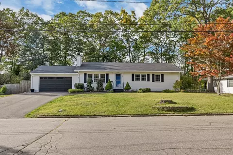 506 Oak St, Manchester, NH 03104