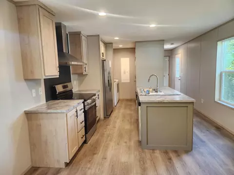 34 Overlook Ln, Newport, VT 05855