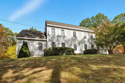 13 Cottonwood Rd, Plaistow, NH 03865