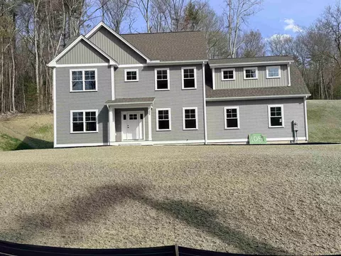 105 Seaverns Bridge Rd, Merrimack, NH 03054