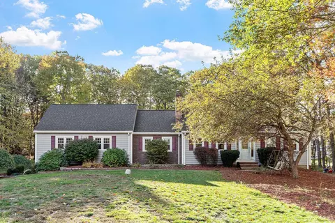 24 Alyssa Dr, Derry, NH 03038