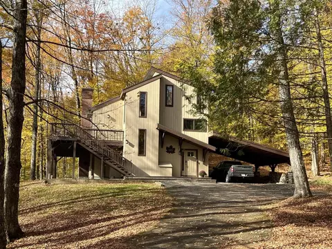 185 Maple Rd, Stowe, VT 05672