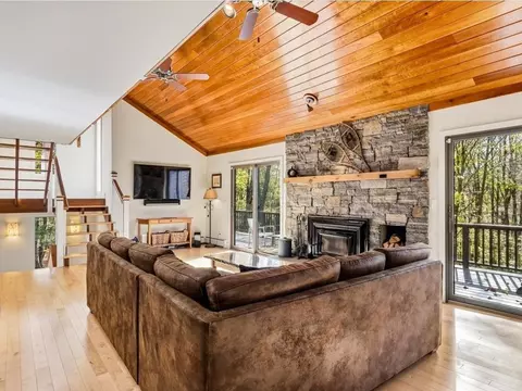 Living - 185 Maple Rd, Stowe, VT 05672 photo 1 of 8