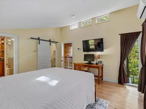 Bedroom - 185 Maple Rd, Stowe, VT 05672 photo 3 of 10