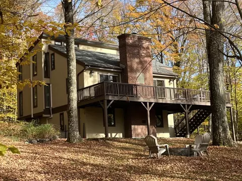 Exterior - 185 Maple Rd, Stowe, VT 05672 photo 2 of 6