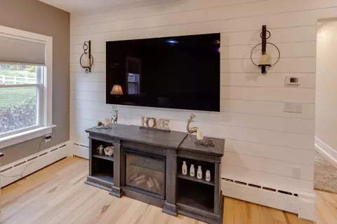 Living - 172 Goose Ln, Bath, NH 03740 photo 5 of 6