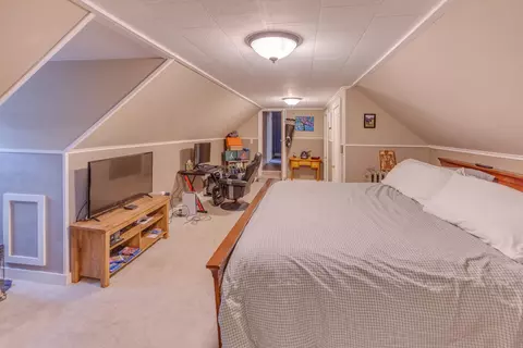 Bedroom - 172 Goose Ln, Bath, NH 03740 photo 5 of 6