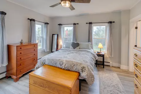 Bedroom - 172 Goose Ln, Bath, NH 03740 photo 2 of 6