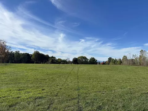 86 Dakin Rd, Ferrisburgh, VT 05456