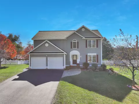 16 Summit Rd, Bedford, NH 03110