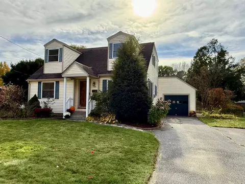 110 Iroquois Ave, Essex Junction, VT 05452