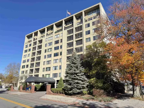 55 River Rd #9E, Manchester, NH 03104