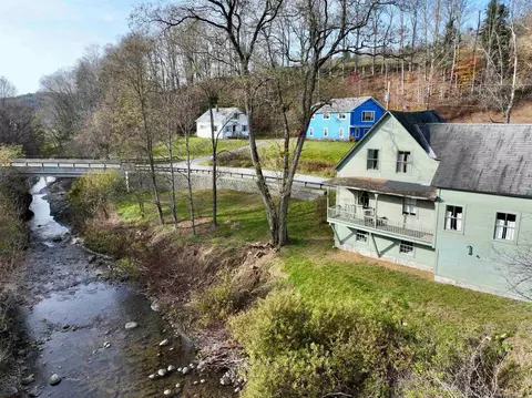 74 Chicken Farm Rd, Corinth, VT 05040