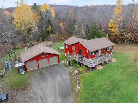 2016 Hinman Settler Rd, Derby, VT 05829