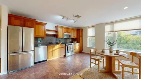 230 College St #7, Burlington, VT 05401
