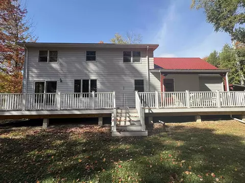 70 Stagecoach Dr, Newport, VT 05855