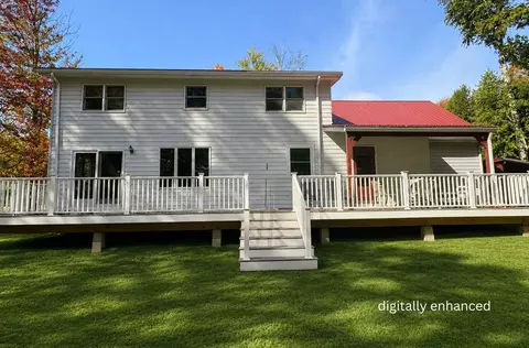 70 Stagecoach Dr, Newport, VT 05855