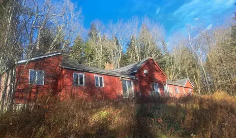 29 Stable Rd, Wilmington, VT 05363