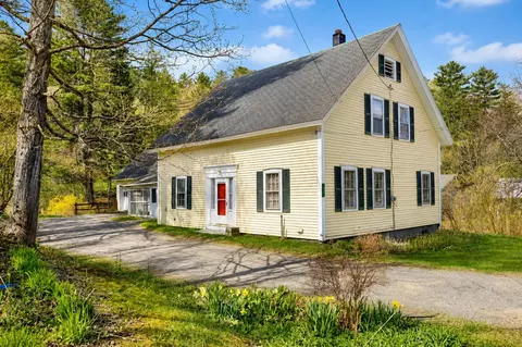69 York St, Lyndonville, VT 05851
