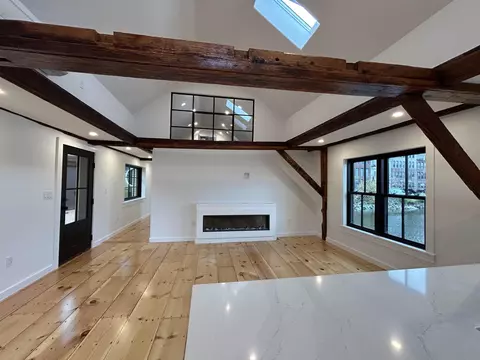 Living - 10 String Brg, Exeter, NH 03833 photo 3 of 4
