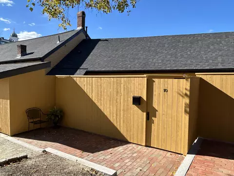Exterior - 10 String Brg, Exeter, NH 03833 photo 7 of 8
