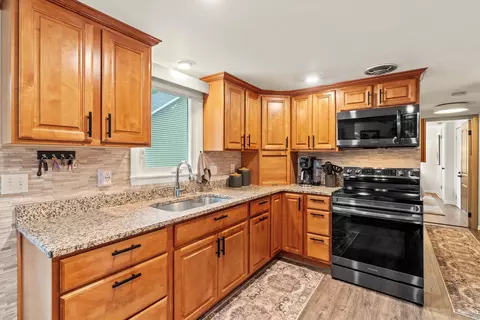 Kitchen - 16 Stone Rd, Stoddard, NH 03464 photo 2 of 6