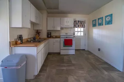 Kitchen - 534 Champlain St, Berlin, NH 03570 photo 6 of 7