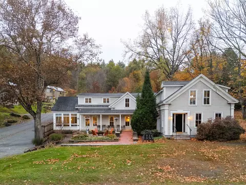 299 Mountain Rd, Stowe, VT 05672