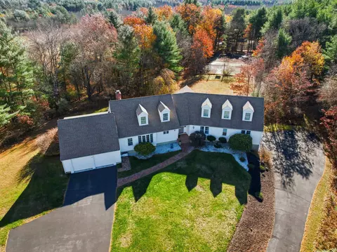 276 N Amherst Rd, Bedford, NH 03110
