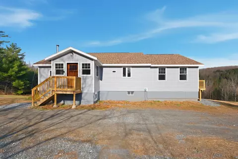 212 Chelsea Rd, Corinth, VT 05039