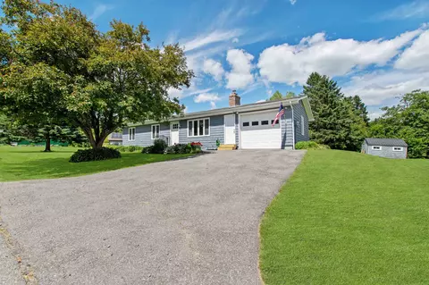 30 Holmes Rd, Canaan, VT 05903