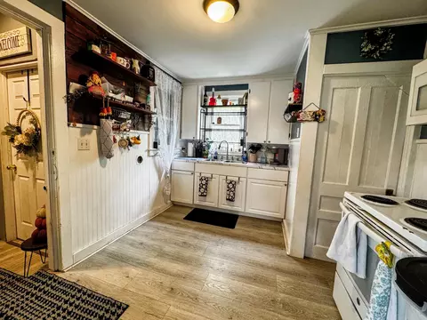 Kitchen - 113 Main St, Bennington, VT 05201 photo 2 of 5