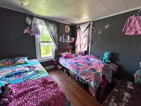 Bedroom - 113 Main St, Bennington, VT 05201 photo 4 of 8