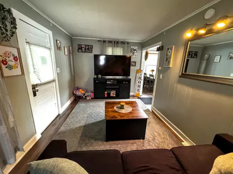 Living - 113 Main St, Bennington, VT 05201 photo 4 of 4