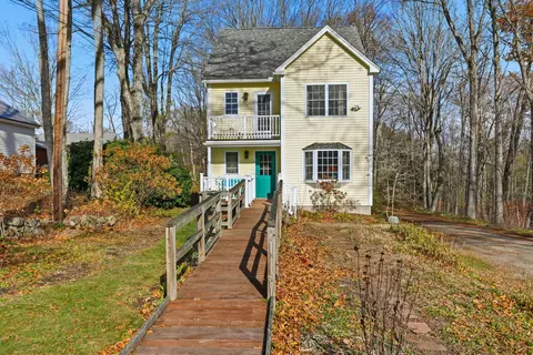 13 Elm St, Antrim, NH 03440